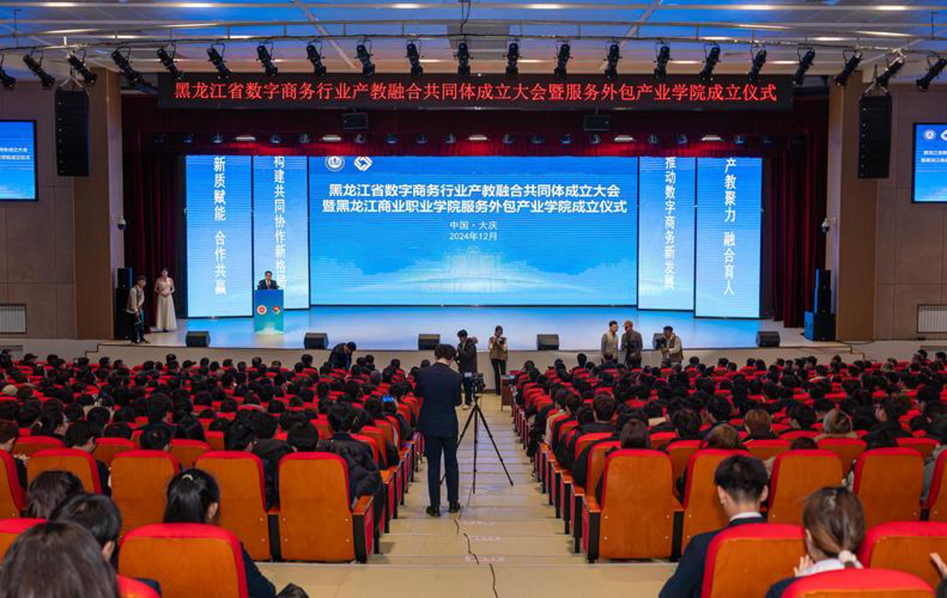 轻松下载，畅享游戏世界